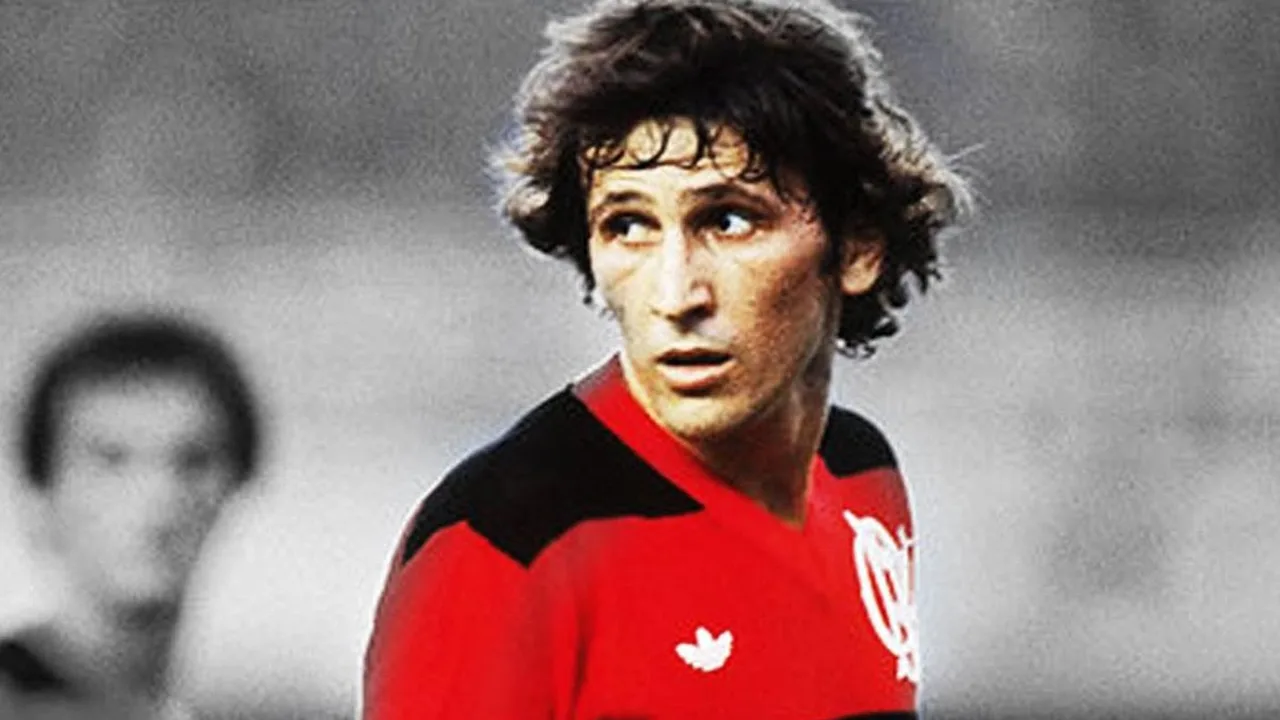 Zico em ação pela Seleção Brasileira durante partida na década de 1980, período de interferência militar