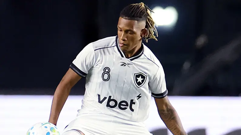 Botafogo goleia Chapecoense por 3 a 1 na Arena Condá pela 12ª rodada