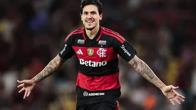 Por que o Flamengo quer Welington se Renê é titular absoluto há quatro anos