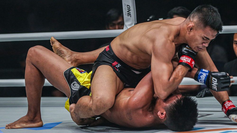 Ground and pound define estreia promissora Saricam nocauteia no UFC e representa