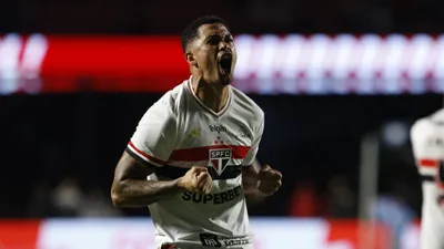 São Paulo recua após abrir placar e sofre virada humilhante em São Januário