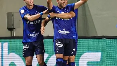 Renovação até transforma Cruzeiro que sai do Z4 após vencer Grêmio