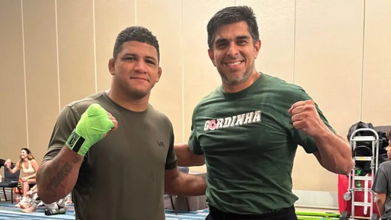 Gilbert Burns sendo consolado pela família após anunciar aposentadoria no octógono do UFC Winnipeg