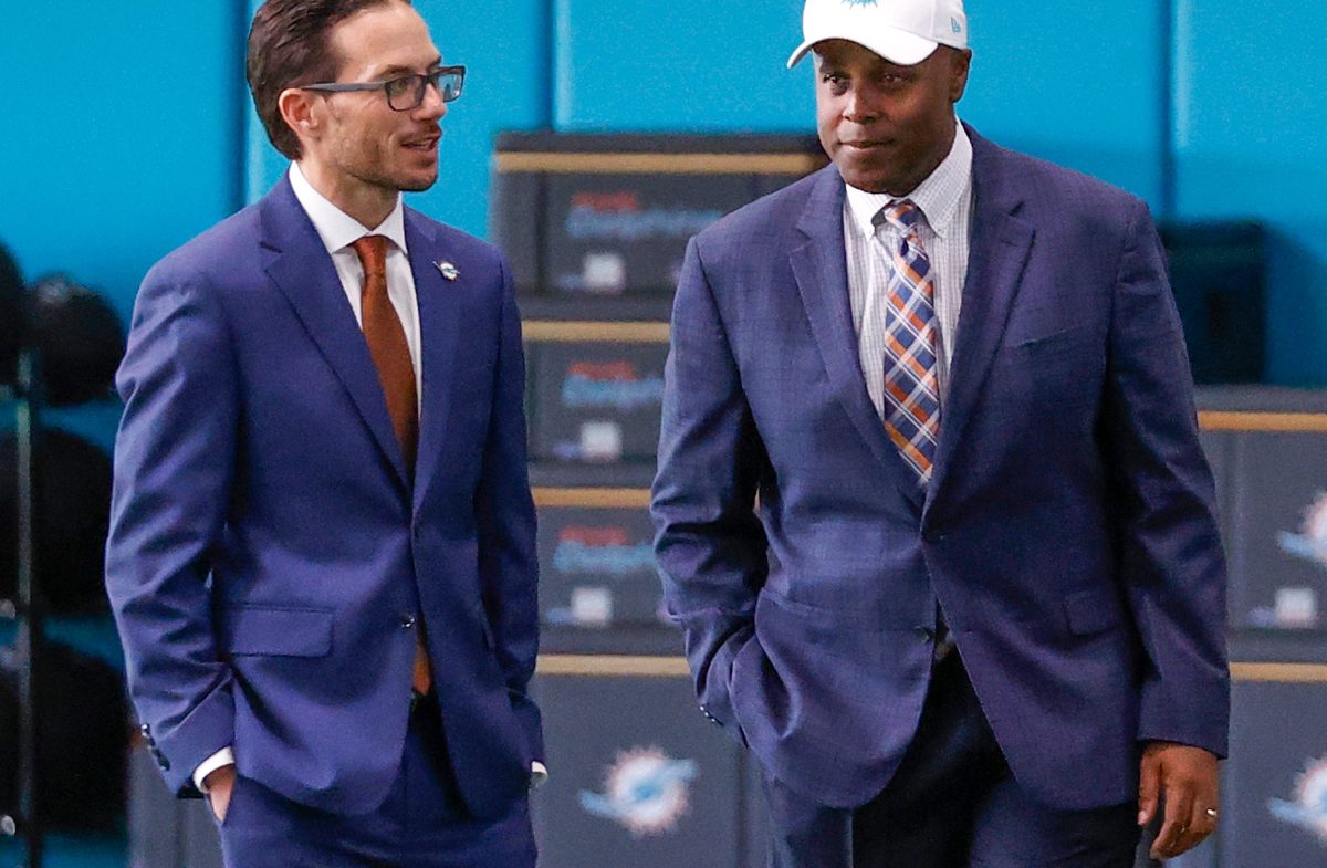 Impacto no Salary Cap e Limitações Futuras Miami Dolphins enfrentam dívida recor