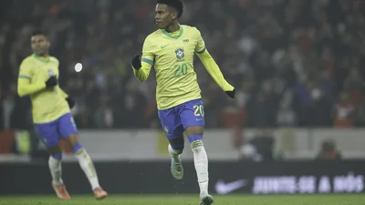 Lesão de Estêvão preocupa comissão técnica da Seleção a um mês da Copa