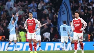 Por que o Arsenal não consegue vencer o City em jogos decisivos desde 2015