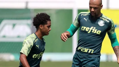 Ausência de Mbappé abre janela histórica para Liverpool em Anfield