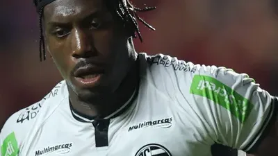 Calleri marca e falha — a eficiência controversa do artilheiro são-paulino