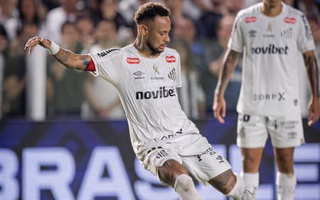 O laboratório Santos sob observação permanente Ancelotti avalia Neymar com lupa