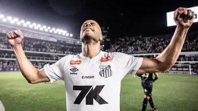 Santos e Fluminense enfrentam maratona de jogos com elencos no limite
