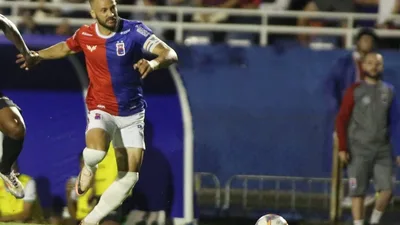 Diego Tavares aplica Lei do Ex e salva Ponte Preta do rebaixamento na Série B