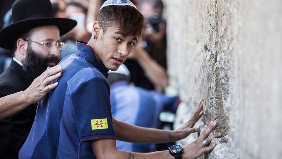 Paralelos entre dois fenômenos do esporte brasileiro Neymar presta homenagem a O