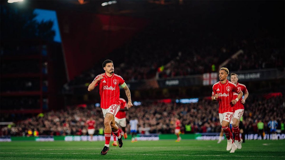 Show de Gibbs-White vira o jogo Nottingham Forest goleia Burnley por 3 a