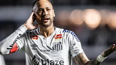 Neymar vaiado por chapéu inoportuno durante derrota do Santos para o Fluminense