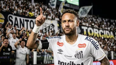 Neymar e os gestos polêmicos que marcam retorno conturbado ao Santos