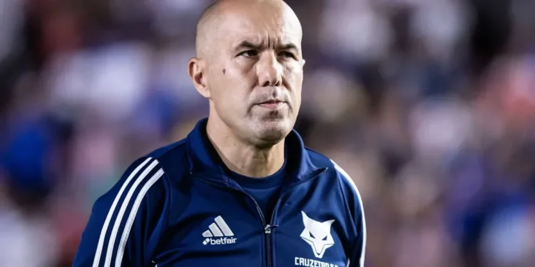 Jardim projeta tríplice disputa com elenco rotativo Flamengo atinge 1.455 pontos
