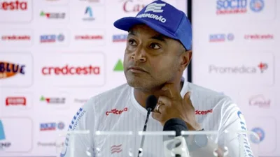 Como Roger Machado vai substituir Bobadilla no duelo decisivo contra o Juventude