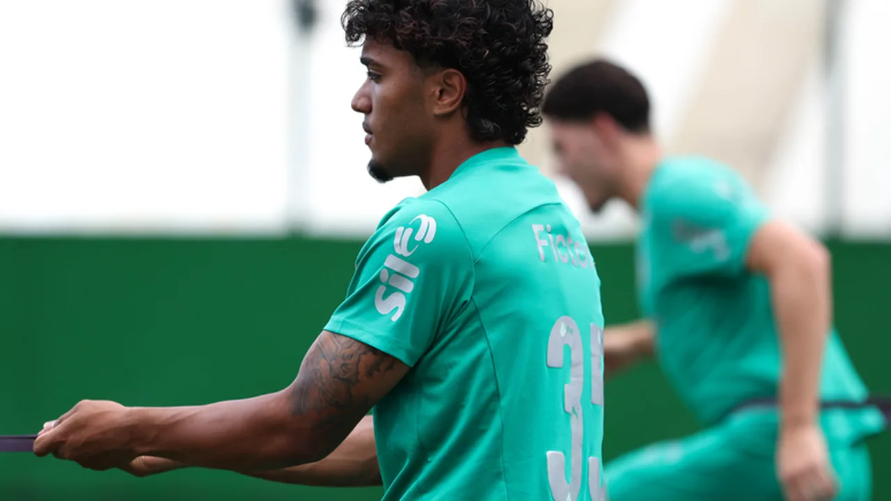 Jovem atacante Heittor em ação durante partida do Sub-20 do Palmeiras na Academia de Futebol
