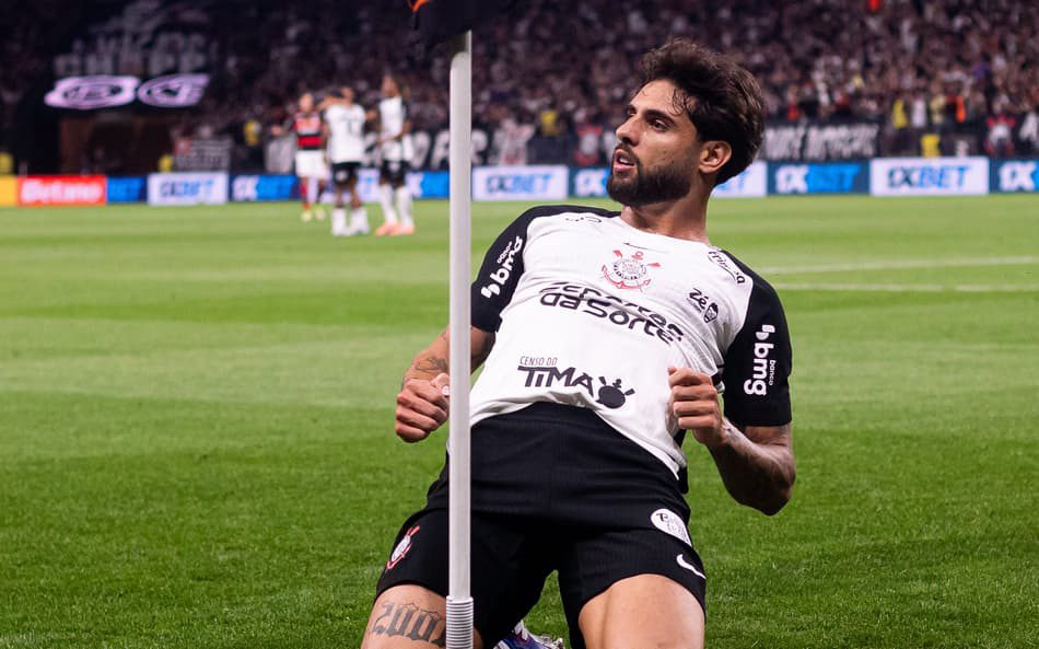 VAR não intervém em lance polêmico Gabriel Magalhães escapa do vermelho e e