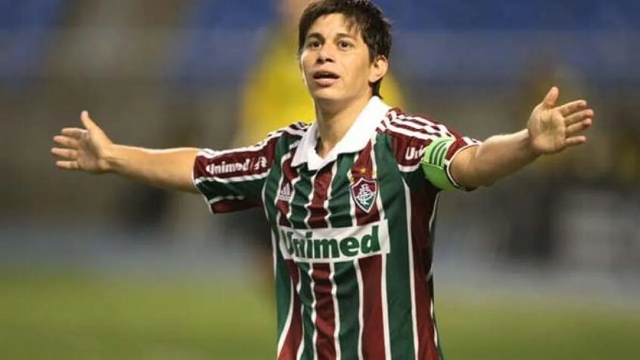 Andrés Gómez comemorando gol pelo Vasco durante partida do Campeonato Brasileiro
