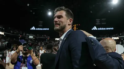 Splitter ovacionado em San Antonio revela DNA dos Spurs no comando dos Blazers