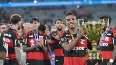 Alexsandro seria titular no Flamengo atual? Análise técnica do defensor do Lille