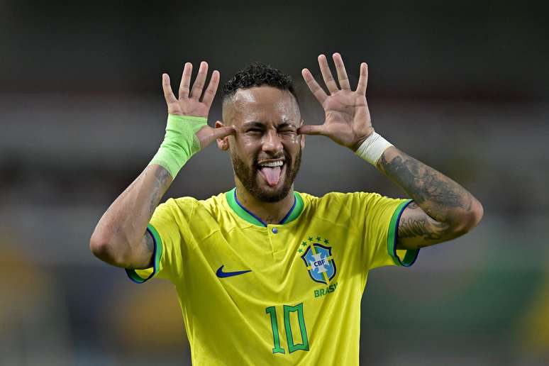 Os números de Neymar em 2025 preocupam Neymar ou Rayan disputam última vaga no