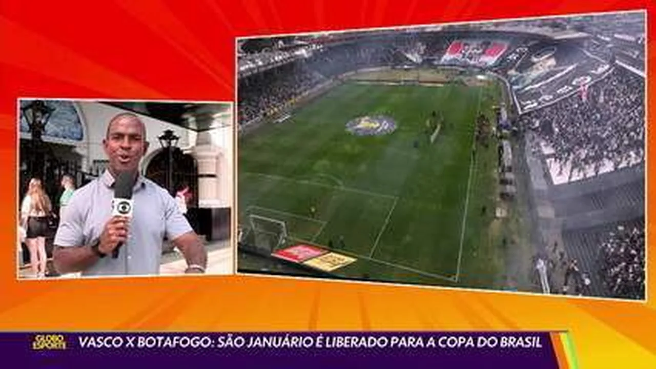Torcedores assistindo jogo da Copa do Brasil em streaming pelo celular no estádio
