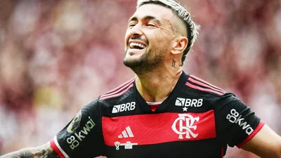 Arrascaeta renasce das cinzas e volta a brilhar como ídolo do Flamengo