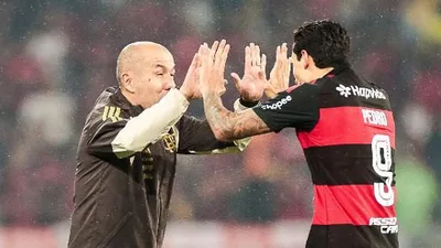 Leonardo Jardim resgata Pedro e transforma ataque do Flamengo