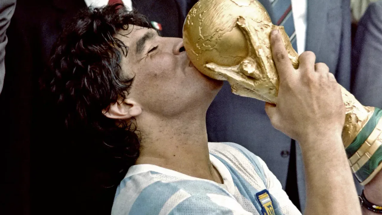 Tribunal argentino durante audiência sobre morte de Diego Maradona com familiares presentes