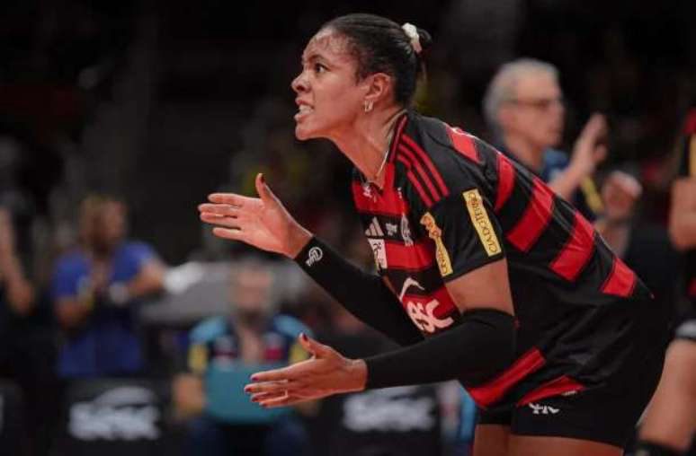 Adaptação expressa ao sistema brasileiro Simone Lee supera 500 pontos e eleva pa