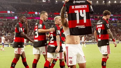Marinho contra o Flamengo representa o dilema do ex-jogador que conhece os segredos