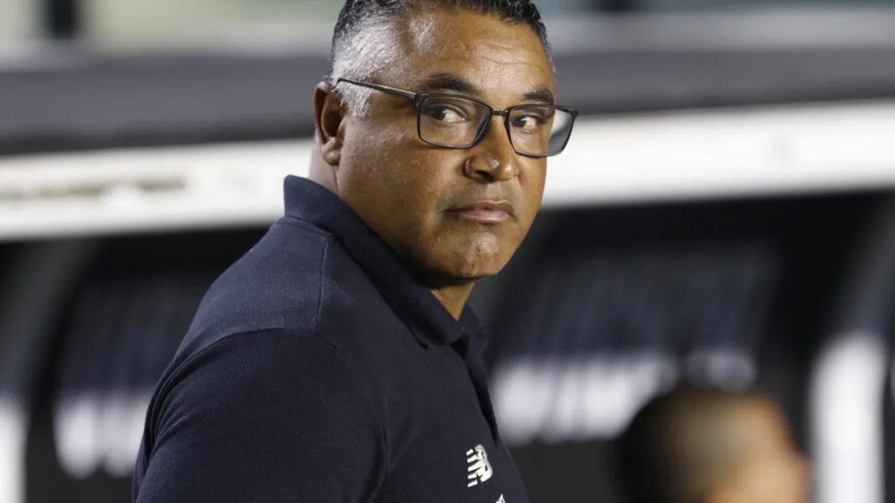 Roger Machado durante partida do São Paulo no Morumbi sendo contestado pela torcida