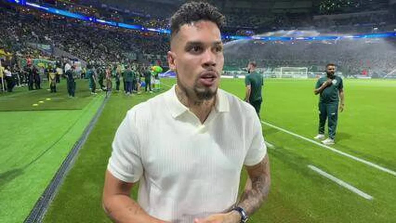 Paulinho durante treino no Palmeiras se preparando para retorno aos gramados após lesão