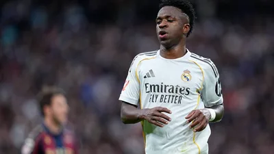 Vinicius Jr. vaiado no Bernabéu e defendido por Arbeloa após marcar gol