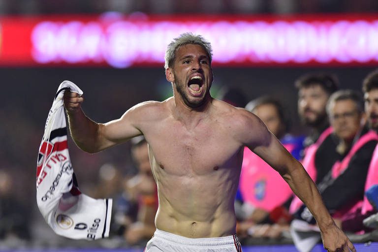 A anatomia da rejeição tática São Paulo vence mas torcida mantém rejei