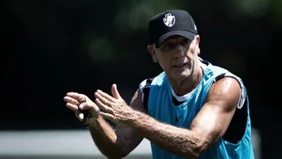Renato Gaúcho revoluciona Vasco com mudanças táticas e Spinelli desponta