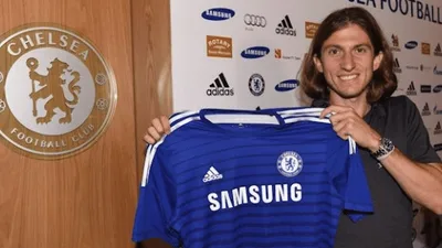 Filipe Luís desponta como opção para Chelsea após catástrofe de Rosenior