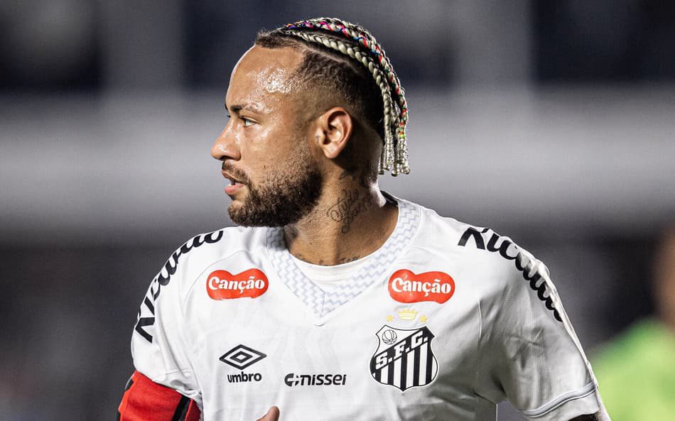 Performance abaixo das expectativas Neymar acerta trave mas decepciona em em