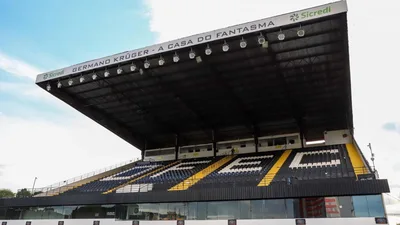 Gramado irregular do Germano Krüger pode beneficiar estratégia do Fluminense