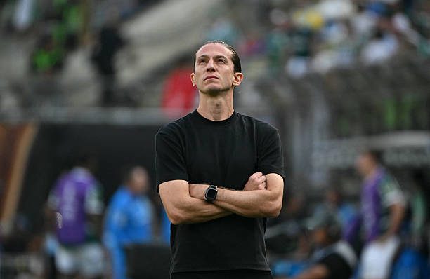 A experiência vitoriosa no Flamengo Filipe Luís emerge como candidato técnic