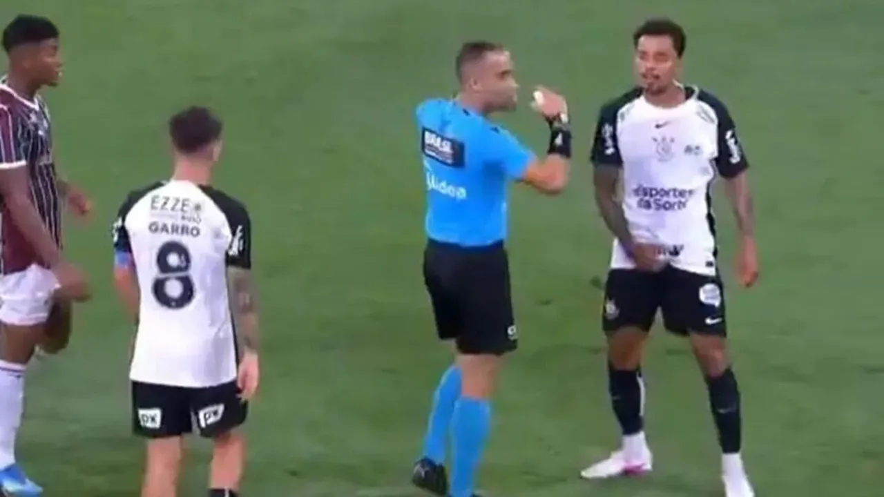 Neo Química Arena lotada durante partida do Corinthians no Campeonato Brasileiro com torcida presente nas arquibancadas