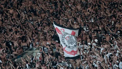 Corinthians tem déficit de R$ 143 milhões e auditoria aponta risco de continuidade