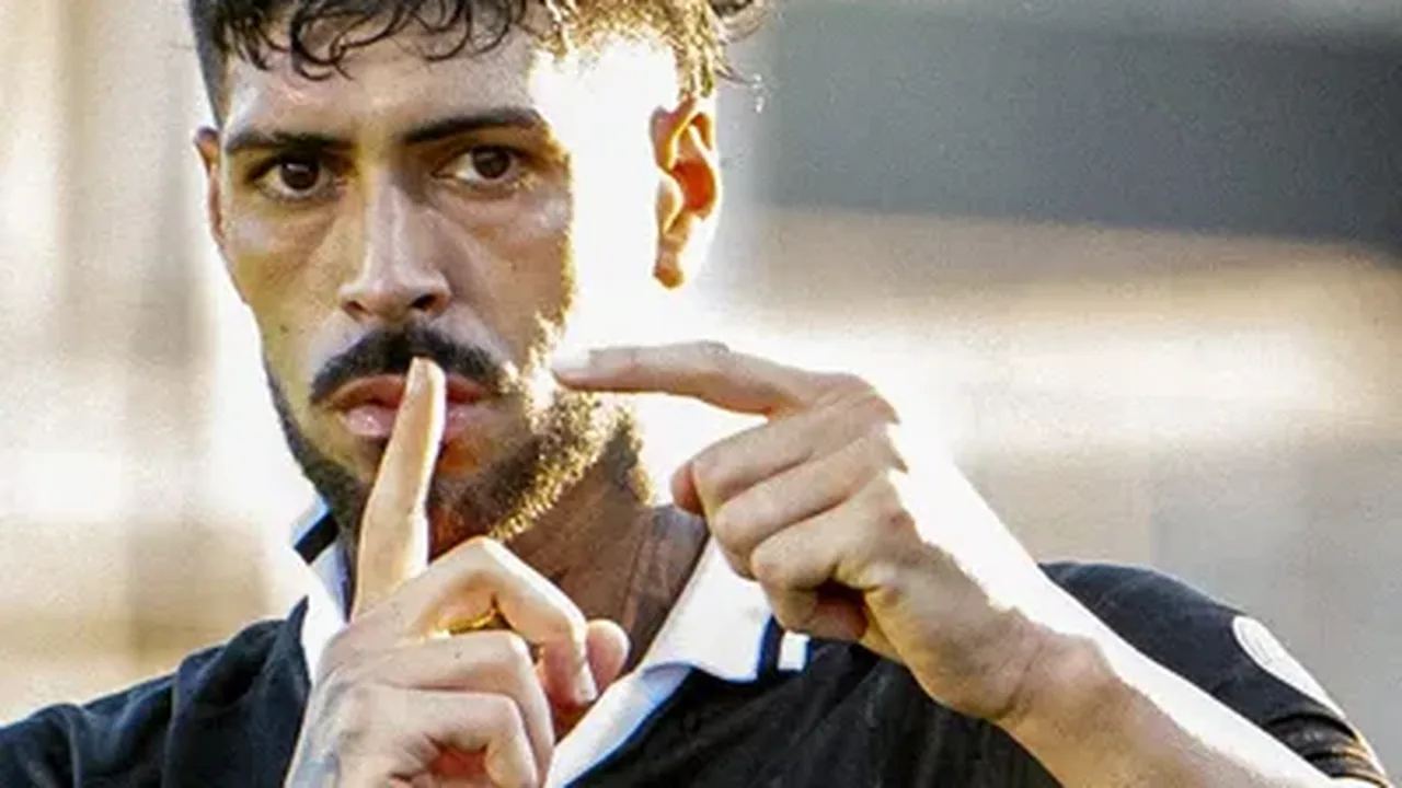 Alexander Barboza em ação pelo Botafogo durante partida da Libertadores 2024