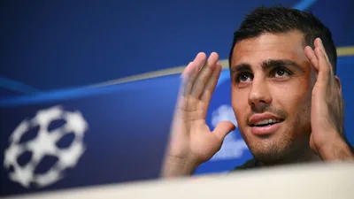 Rodri alerta sobre sobrecarga física e ameaça greve no futebol europeu