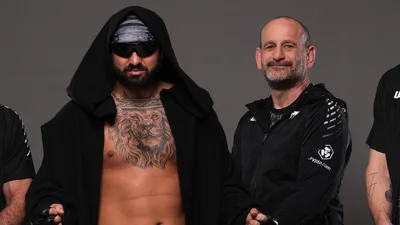 Hokit enfrenta Lewis sem Greg Jackson pela primeira vez na carreira