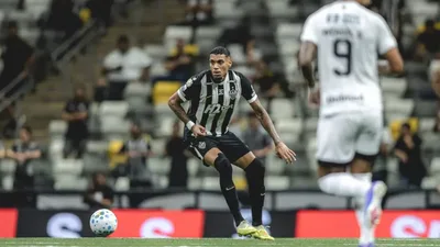 Atlético-MG vence Ceará por 2 a 1 e abre vantagem na Copa do Brasil
