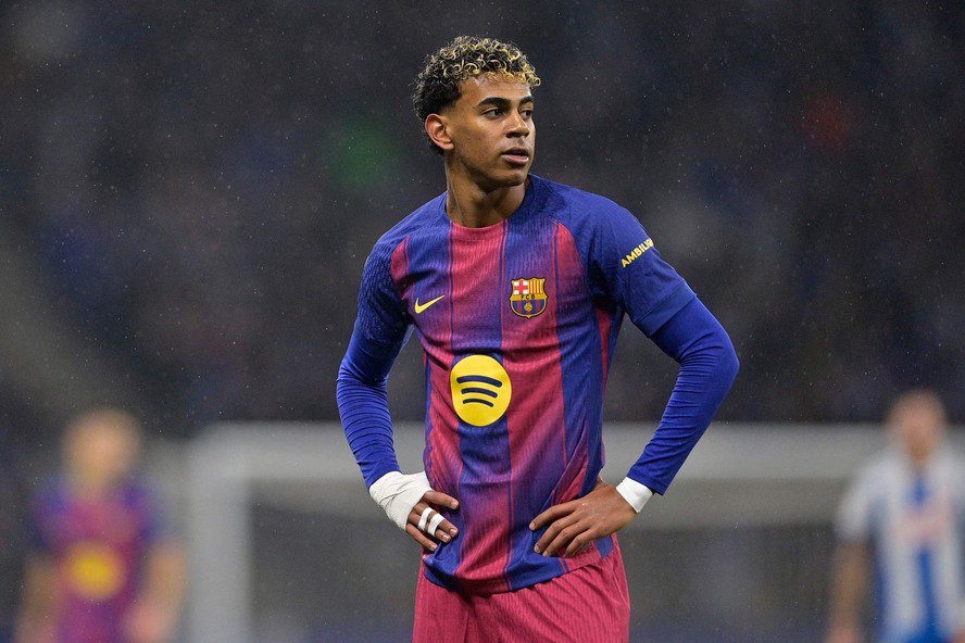 A ausência que reorganiza o ataque blaugrana Sem Yamal, Barcelona tenta abrir 11