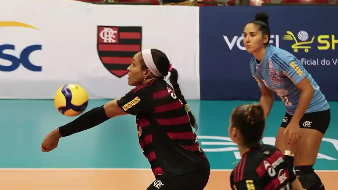 Jogadoras do Dentil/Praia Clube comemoram classificação para a final da Superliga Feminina no Maracanãzinho